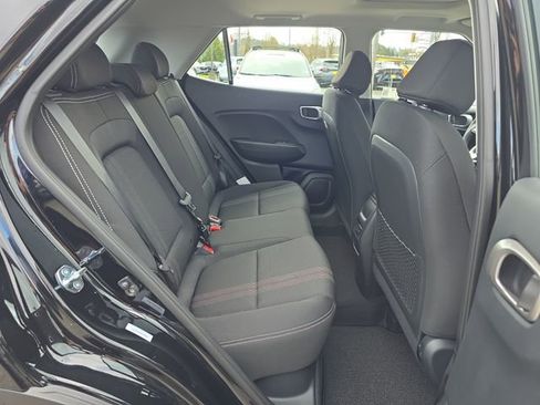 Used 2025 Hyundai Venue SEL FWD image 10