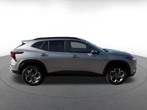 Used 2025 Chevrolet Trax LT image 16