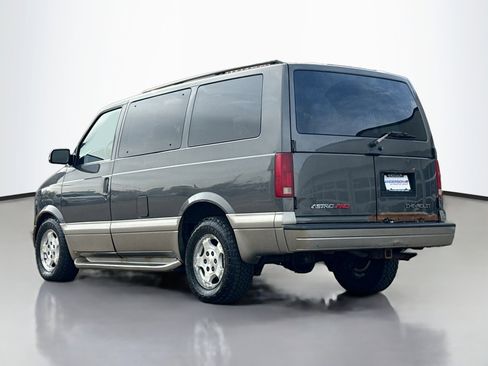 Used 2004 Chevrolet Astro Passenger AWD w/ LS Preferred Equipment Group image 13