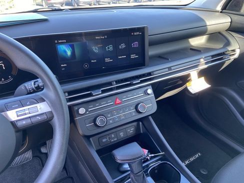 Used 2025 Hyundai Tucson SE FWD image 6