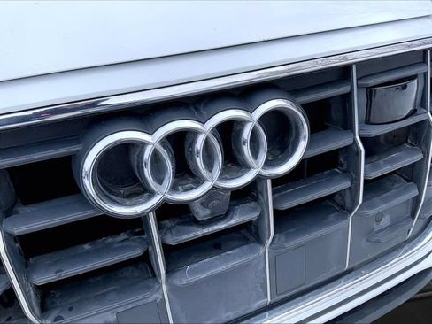 Used 2019 Audi Q8 Prestige AWD/4WD image 5