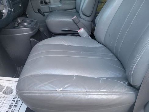 Used 2011 Chevrolet Express 1500 AWD image 27