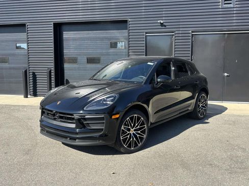 New 2026 Porsche Macan image 1