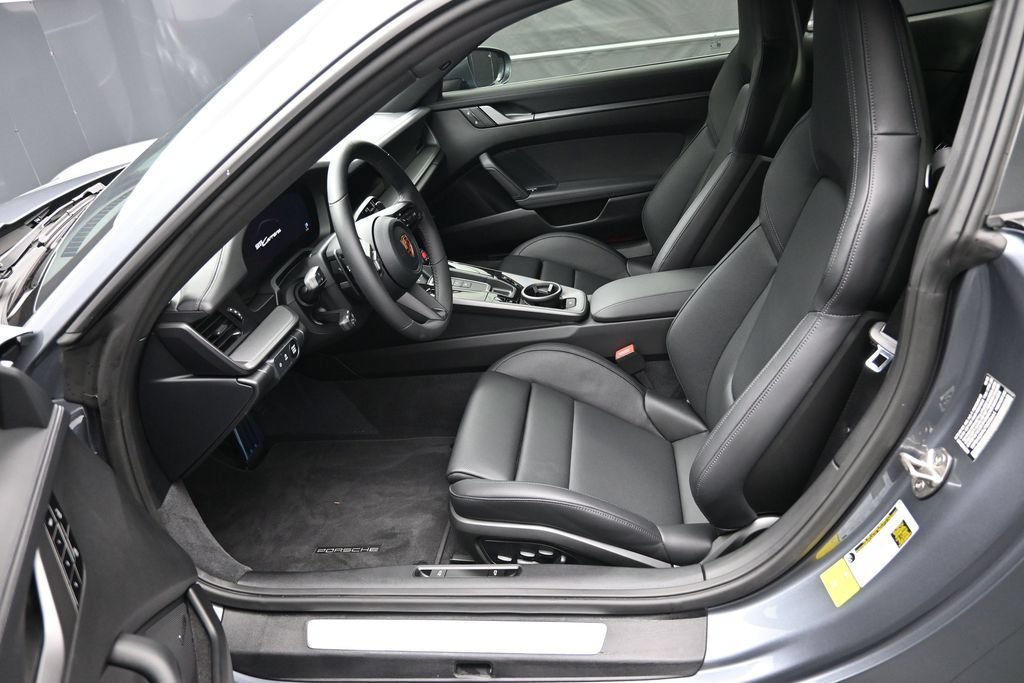 Certified 2026 Porsche 911 Carrera RWD image 5