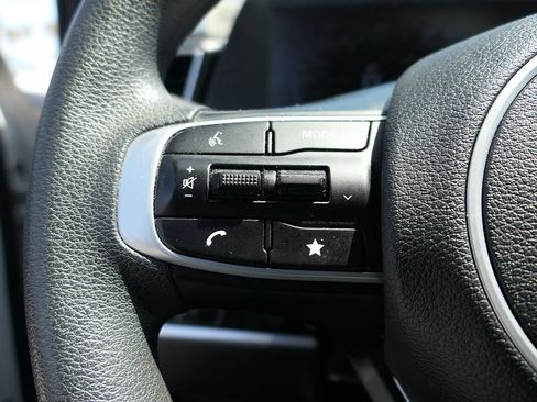 Used 2023 Kia Sportage LX FWD image 13