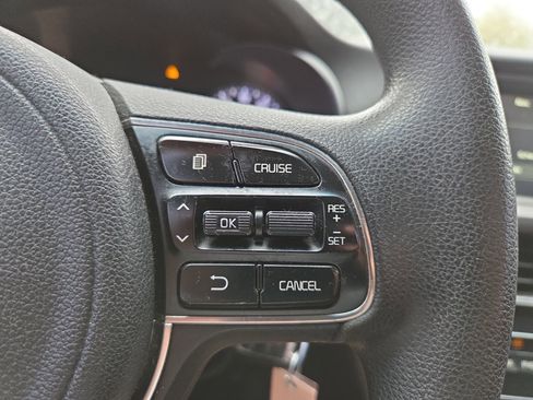 Used 2018 Kia Optima LX w/ 17" Alloy Wheels Package image 17