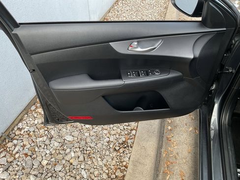 Used 2024 Kia Forte LXS w/ LXS Technology Package image 12