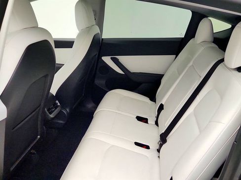 Used 2021 Tesla Model Y Long Range AWD/4WD image 25