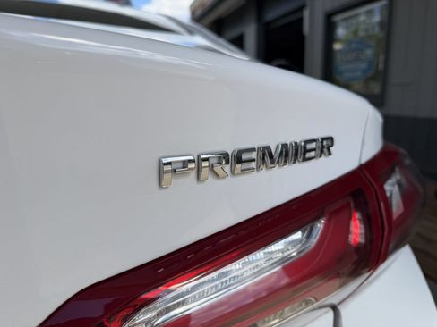 Used 2020 Chevrolet Malibu Premier FWD image 20