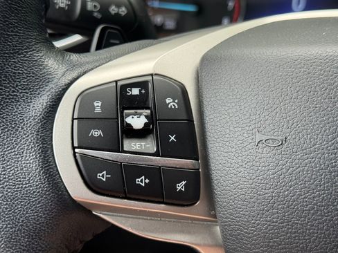 Used 2021 Ford Explorer Limited w/ Equipment Group 301A image 17