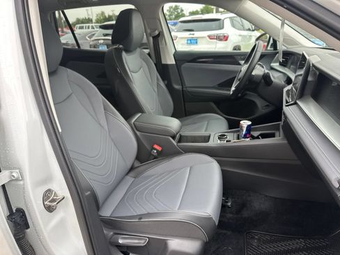 Used 2026 Volkswagen Tiguan SE AWD/4WD image 22