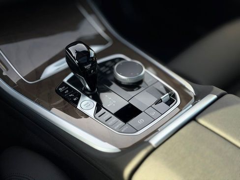 Used 2022 BMW X5 xDrive45e w/ Climate Comfort Package image 18