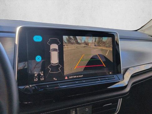 Used 2024 Volkswagen Atlas Cross Sport SE image 14