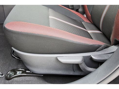 Used 2025 Nissan Versa SR w/ Trunk Package image 28