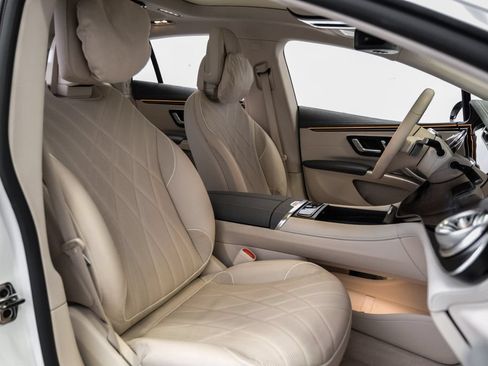 Used 2023 Mercedes-Benz EQS 580 4MATIC Sedan image 30