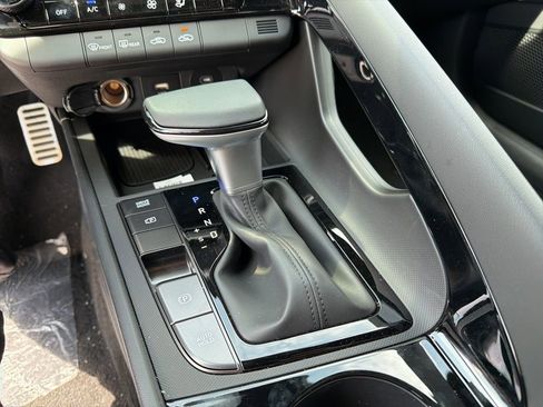 New 2025 Hyundai Elantra SEL FWD image 28