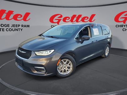 Used 2023 Chrysler Pacifica Touring-L