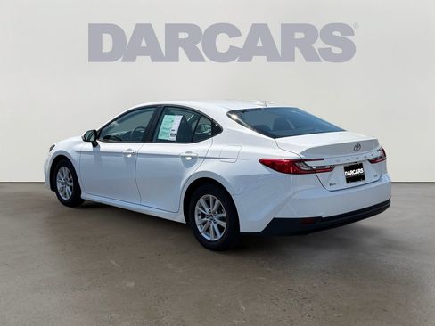 Used 2025 Toyota Camry LE FWD image 5