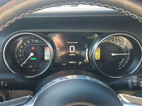 Used 2021 Jeep Wrangler Unlimited Sahara w/ Cold Weather Group image 25