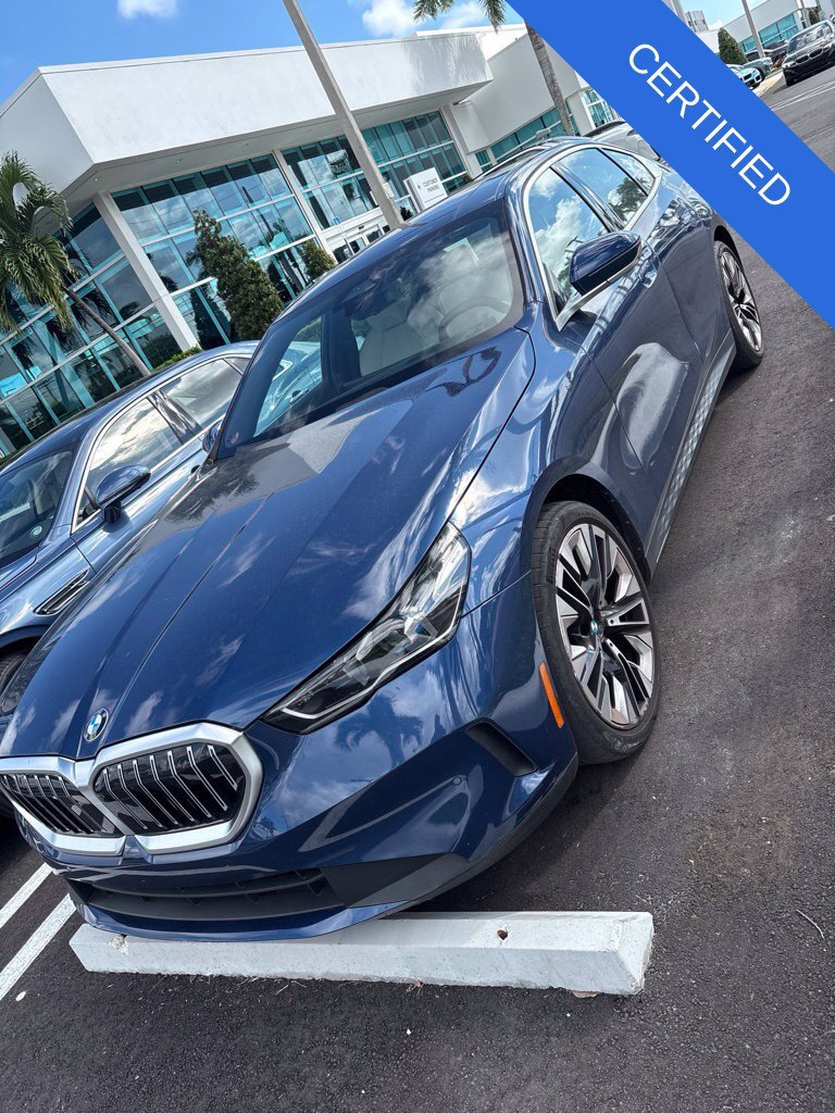 Certified 2024 BMW 530i w/ Premium Package RWD image 7