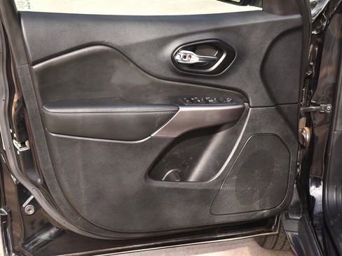 Used 2021 Jeep Cherokee Latitude image 33