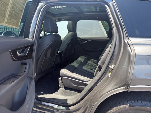 Used 2025 Audi Q7 2.0T Premium w/ Convenience Package AWD/4WD image 12
