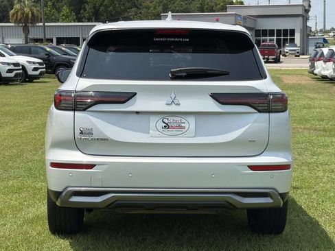 Used 2025 Mitsubishi Outlander SE FWD image 8