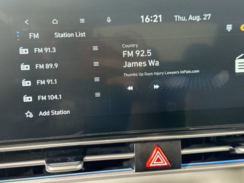 Used 2025 Hyundai Elantra Limited FWD image 30