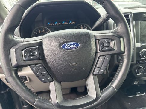 Used 2017 Ford F150 XLT w/ Equipment Group 302A Luxury image 11