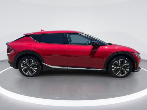 Used 2024 Kia EV6 Light AWD/4WD image 3