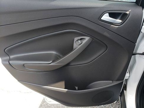 Used 2017 Ford Escape SE AWD/4WD image 13
