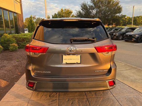 Used 2019 Toyota Highlander Limited Platinum AWD/4WD image 5