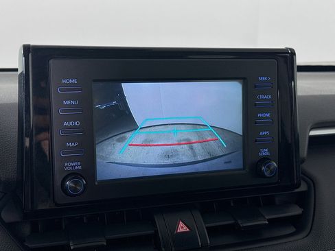 Used 2019 Toyota RAV4 LE FWD image 14