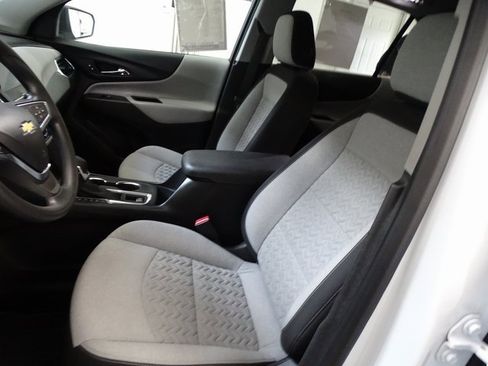 Certified 2022 Chevrolet Equinox LS w/ LS Convenience Package image 2