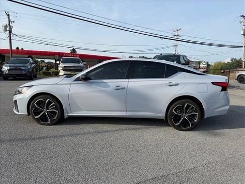 Used 2023 Nissan Altima 2.5 SR AWD/4WD image 4