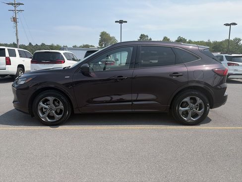 Used 2023 Ford Escape ST-Line w/ Tech Pack #1 AWD/4WD image 2