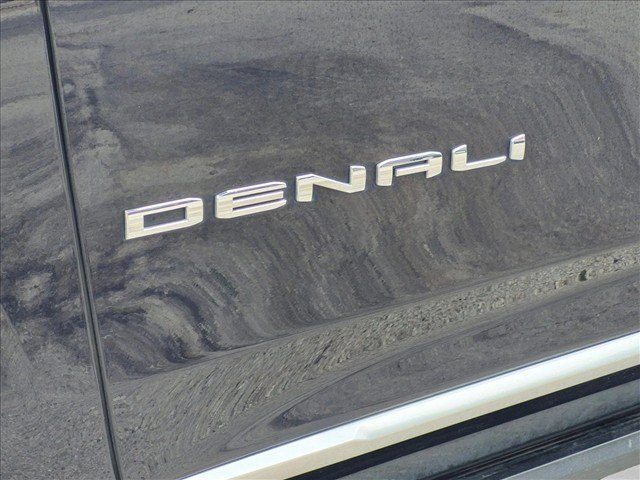 Used 2022 GMC Yukon XL Denali AWD/4WD image 10
