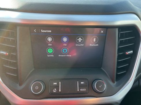 Used 2023 GMC Acadia SLT w/ Preferred Package image 26