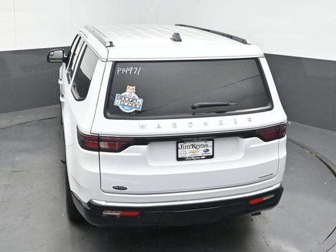 Used 2024 Jeep Wagoneer Series II w/ Flexible Seating Group RWD image 36