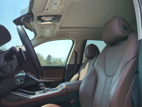 Used 2020 BMW X7 xDrive40i w/ Premium Package image 16