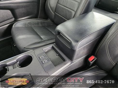 Used 2016 Toyota Camry XLE image 26