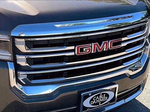 Used 2020 GMC Acadia SLT FWD image 30