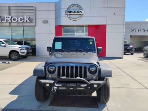 Used 2018 Jeep Wrangler Unlimited Sport S AWD/4WD image 2