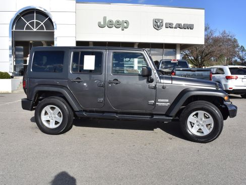 Used 2017 Jeep Wrangler Unlimited Sport w/ Quick Order Package 24S image 10