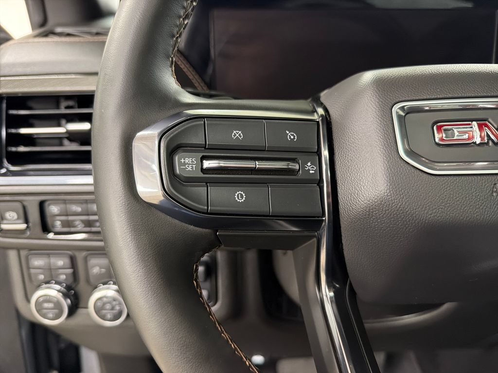 Used 2025 GMC Yukon AT4 w/ AT4 Premium Plus Package AWD/4WD image 21