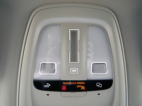 Used 2023 Volvo XC90 B5 Plus image 25