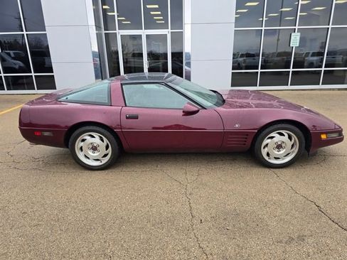 Used 1993 Chevrolet Corvette Coupe image 2