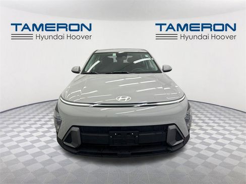 Used 2024 Hyundai Kona SE image 8