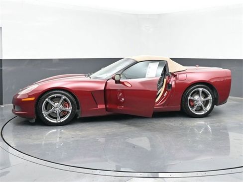 Used 2005 Chevrolet Corvette Convertible w/ Preferred Equipment Group image 37
