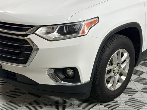 Used 2020 Chevrolet Traverse LT FWD image 11